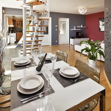 Premier Wenceslas Square Aparthotel 4*